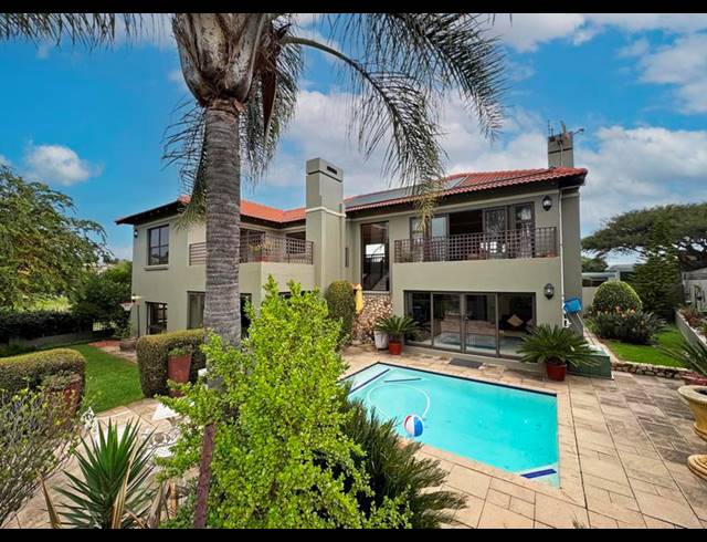 4 BEDROOM HOUSE FOR SALE IN EAGLE CANYON GOLF ESTATE